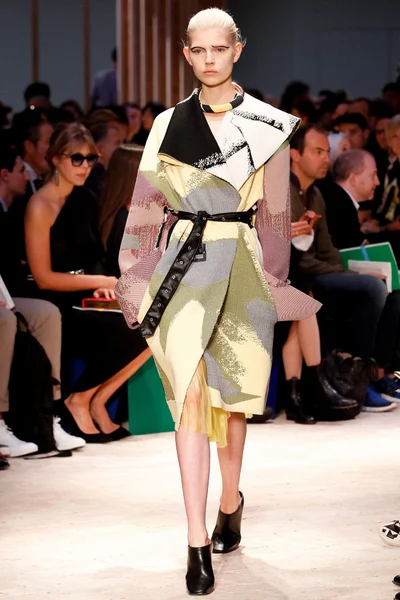 Look 28